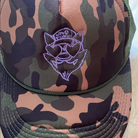 Camo hat - Picture 2 of 3